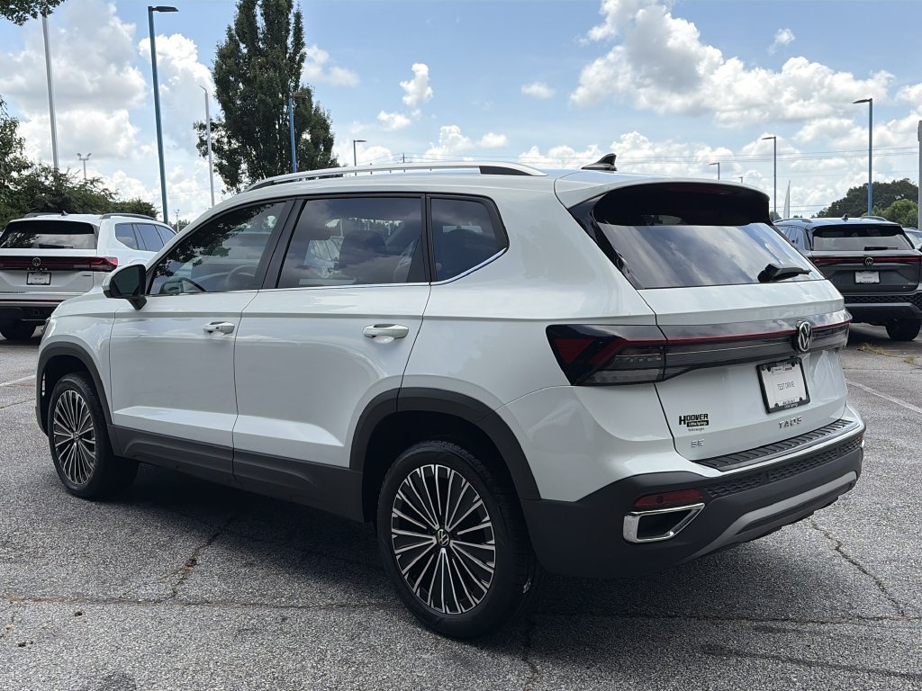 Certified 2025 Volkswagen Taos SE FWD image 21