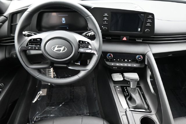 New 2026 Hyundai Elantra SEL Sport FWD image 12
