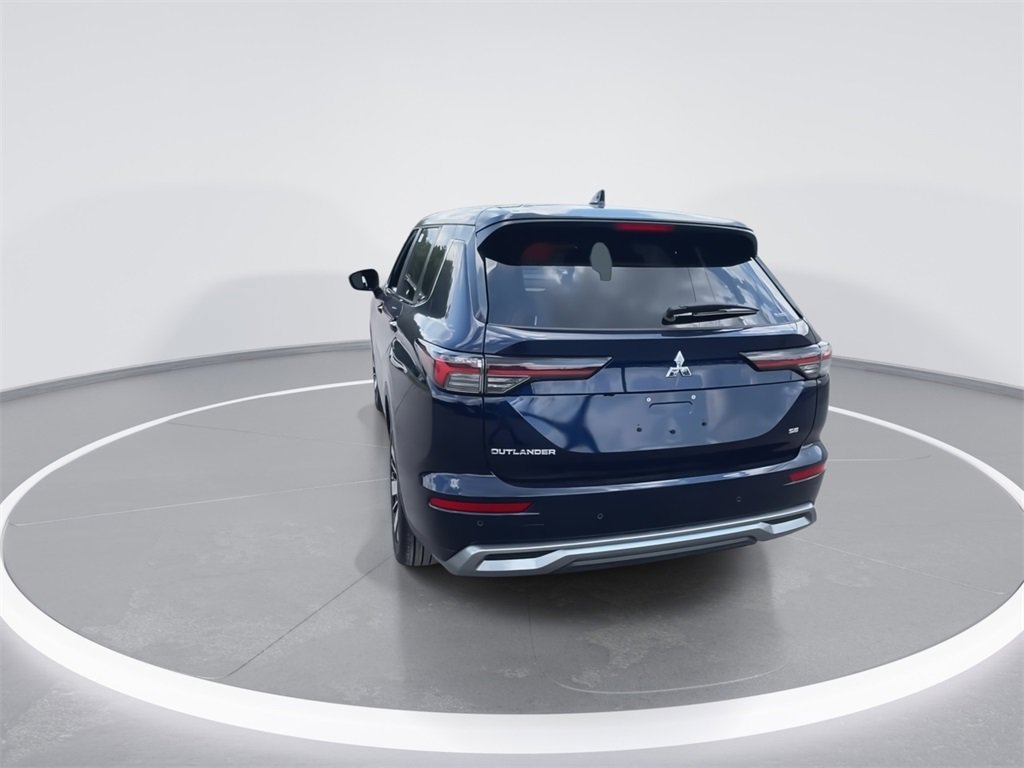New 2025 Mitsubishi Outlander SE image 7