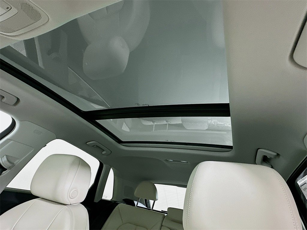 New 2025 Audi Q3 2.0T Premium image 11