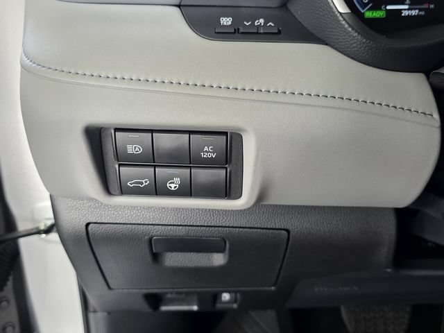 Certified 2024 Toyota Highlander Limited FWD image 28