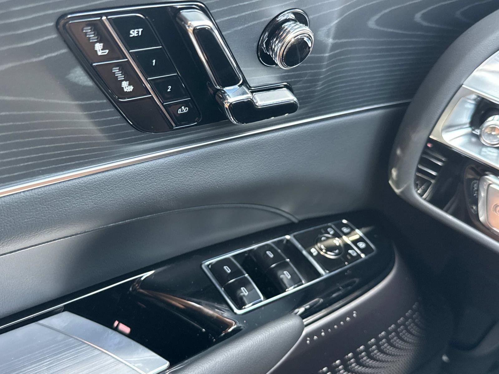 New 2025 Cadillac Lyriq Luxury image 17