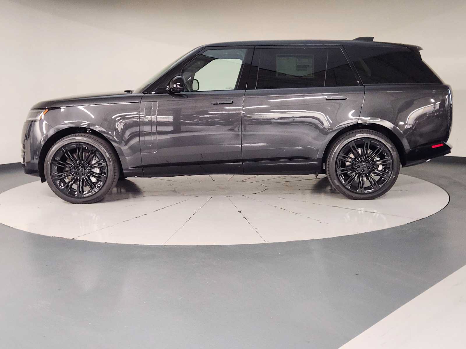 New 2026 Land Rover Range Rover Long Wheelbase SE AWD/4WD image 5
