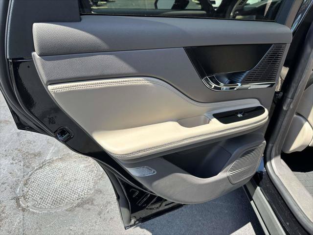 Used 2022 Lincoln Corsair AWD w/ Premium Package image 20