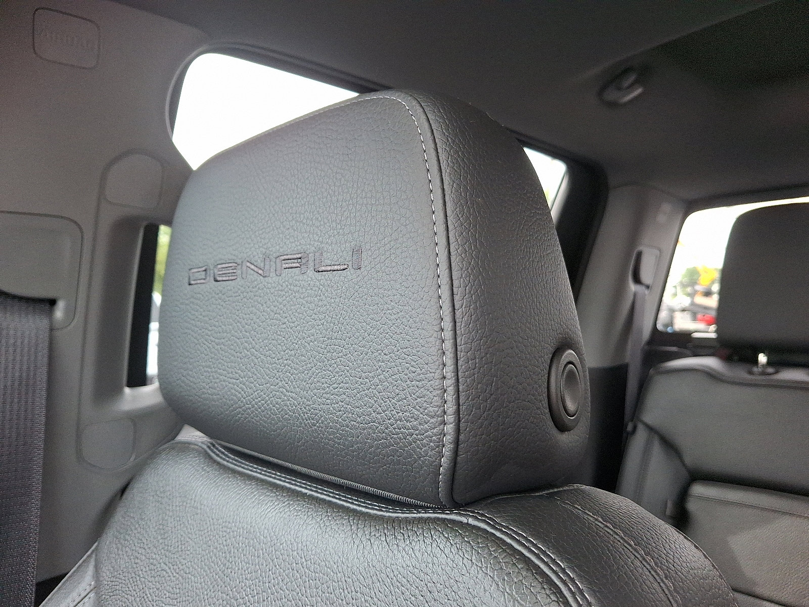 Used 2021 GMC Sierra 1500 Denali w/ Driver Alert Package II image 17