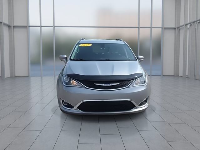 Used 2018 Chrysler Pacifica Touring-L Plus FWD image 3