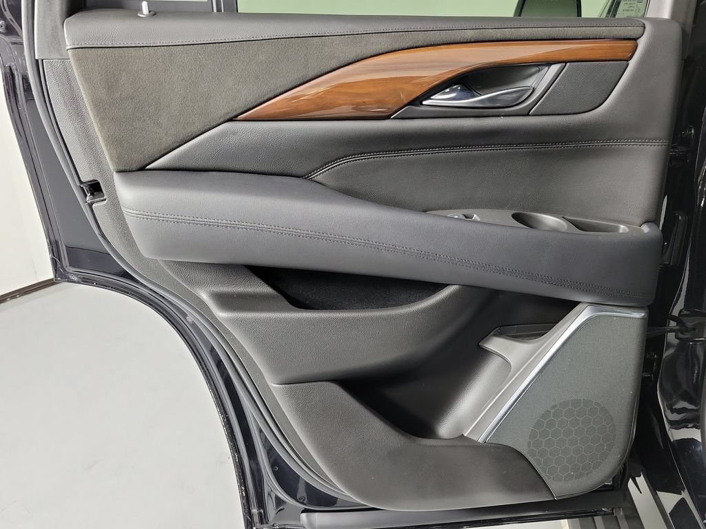 Used 2017 Cadillac Escalade Premium Luxury RWD image 13