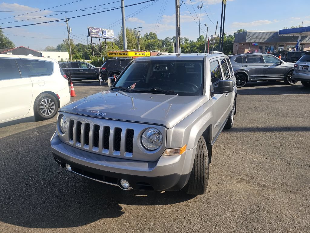 Used 2017 Jeep Patriot High Altitude FWD image 3