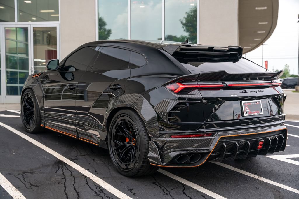 Used 2022 Lamborghini Urus AWD/4WD image 23