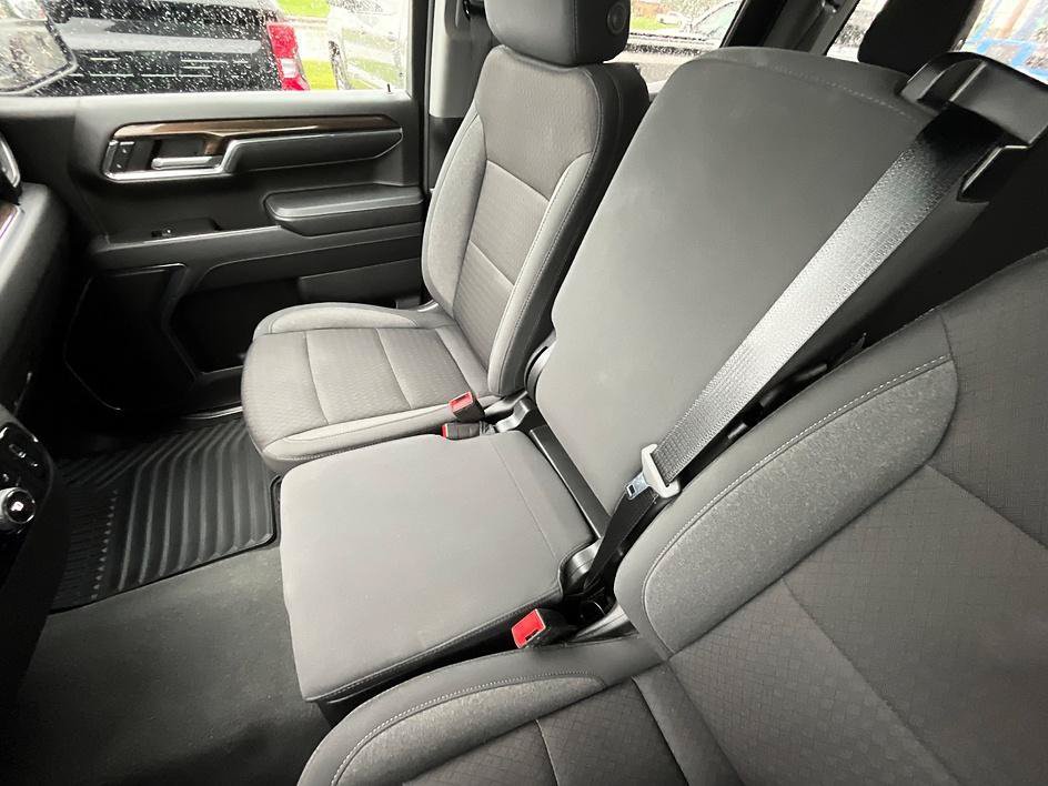 Used 2024 Chevrolet Silverado 1500 LT AWD/4WD image 22