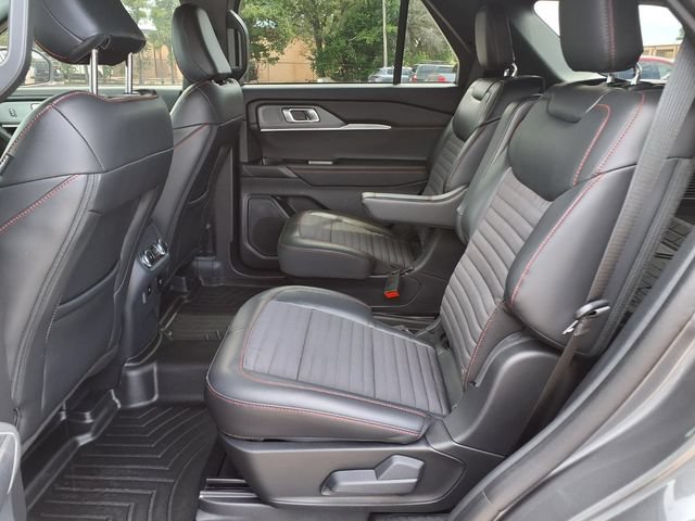 Used 2026 Ford Explorer ST-Line w/ ST-Line Street Pack RWD image 18