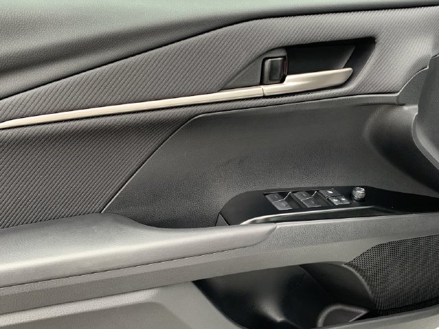 Used 2026 Toyota Camry SE FWD image 17