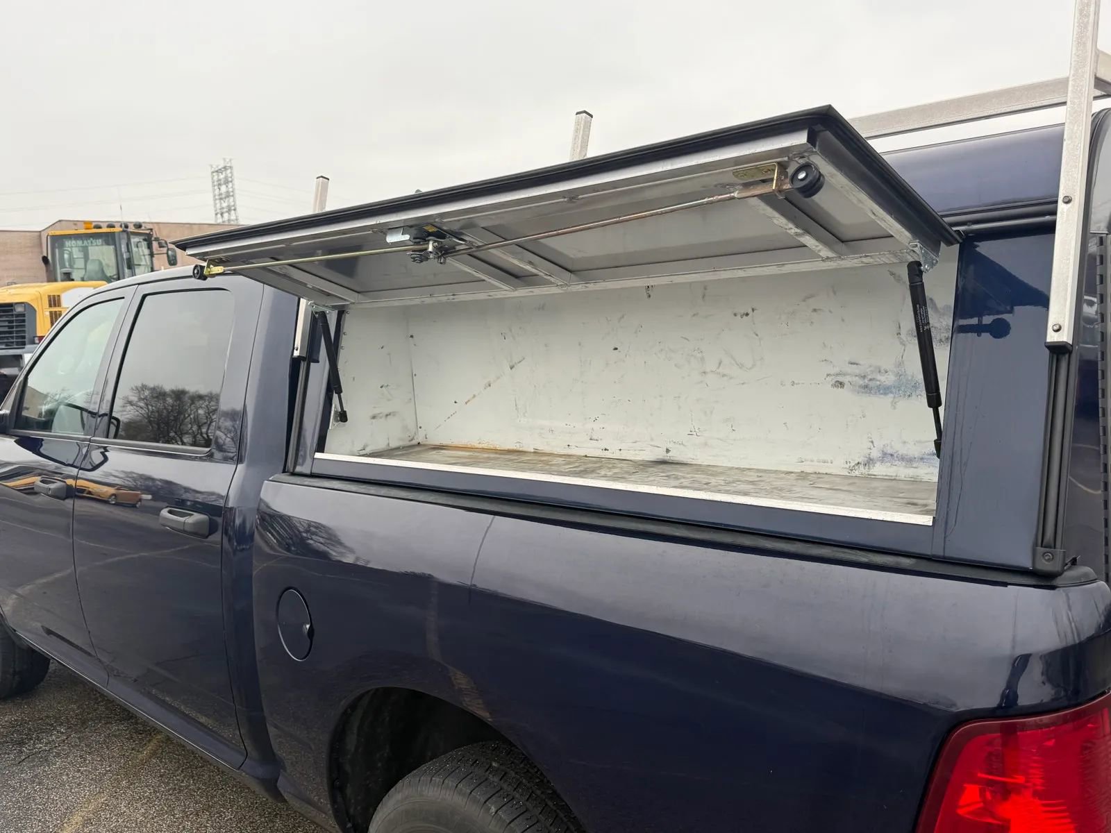 Used 2018 RAM 1500 SLT image 10