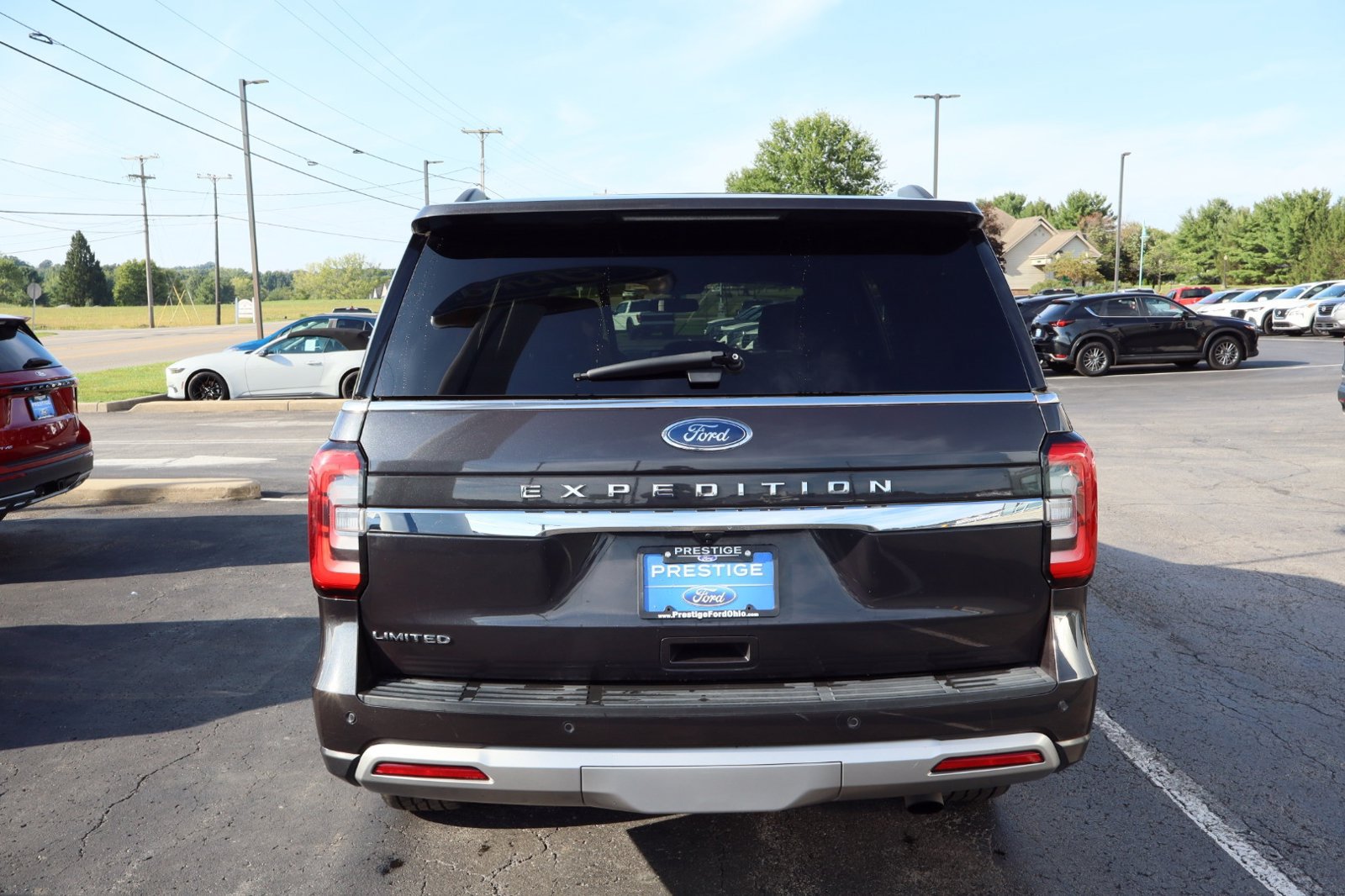 Used 2024 Ford Expedition Limited AWD/4WD image 5