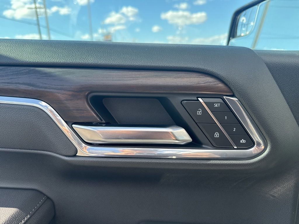 Used 2025 GMC Sierra 1500 SLT w/ SLT Convenience Package image 11