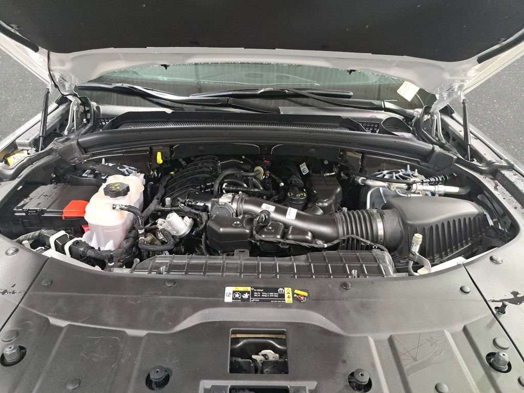 Certified 2024 Jeep Grand Cherokee Limited w/ Luxury Tech Group II image 31