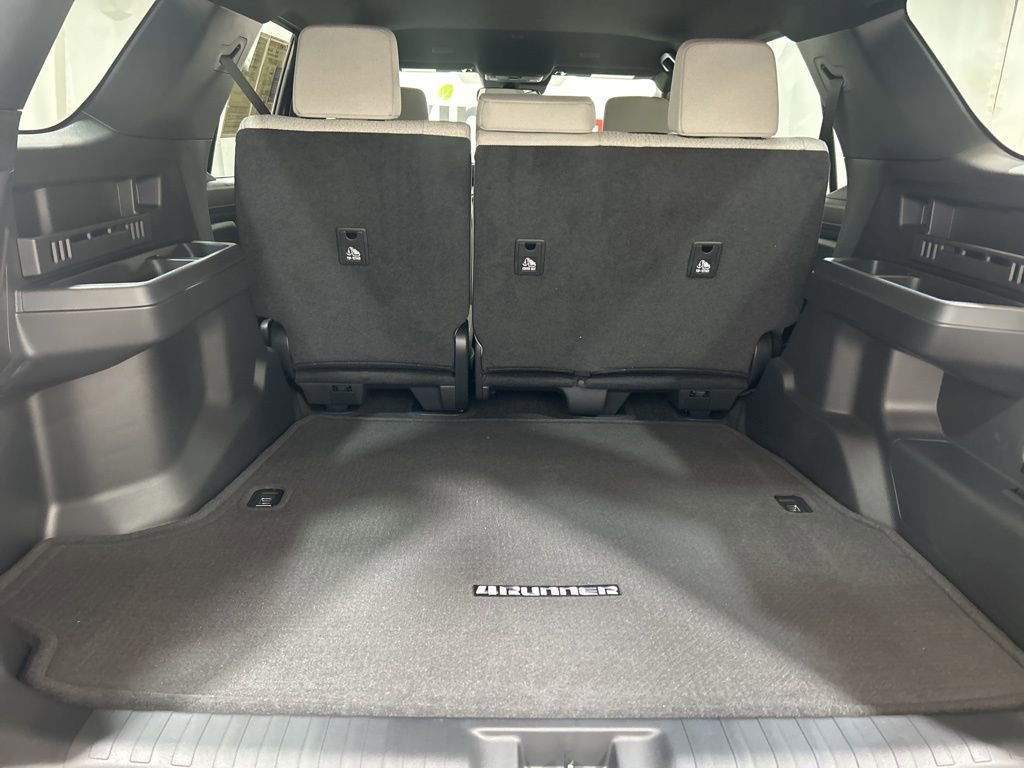 Used 2026 Toyota 4Runner SR5 image 18