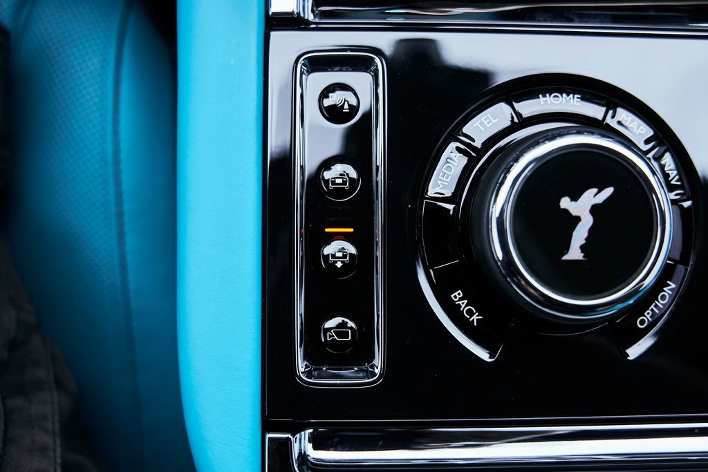 Used 2025 Rolls-Royce Cullinan Black Badge image 72