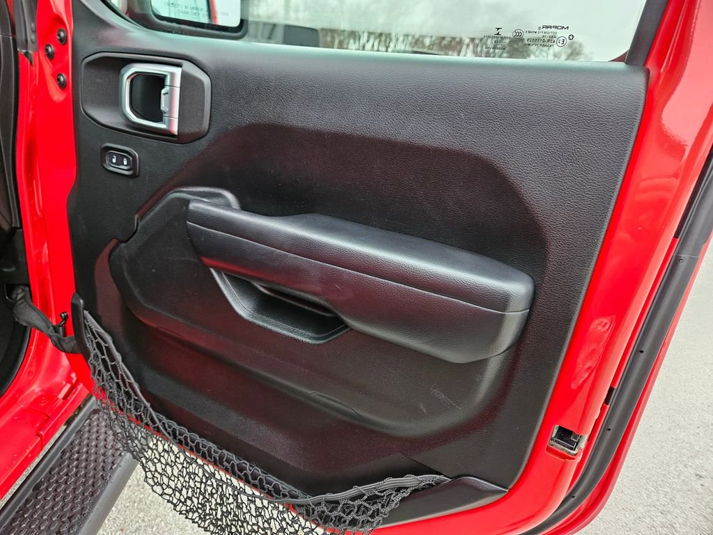 Used 2018 Jeep Wrangler Unlimited Sport S image 32