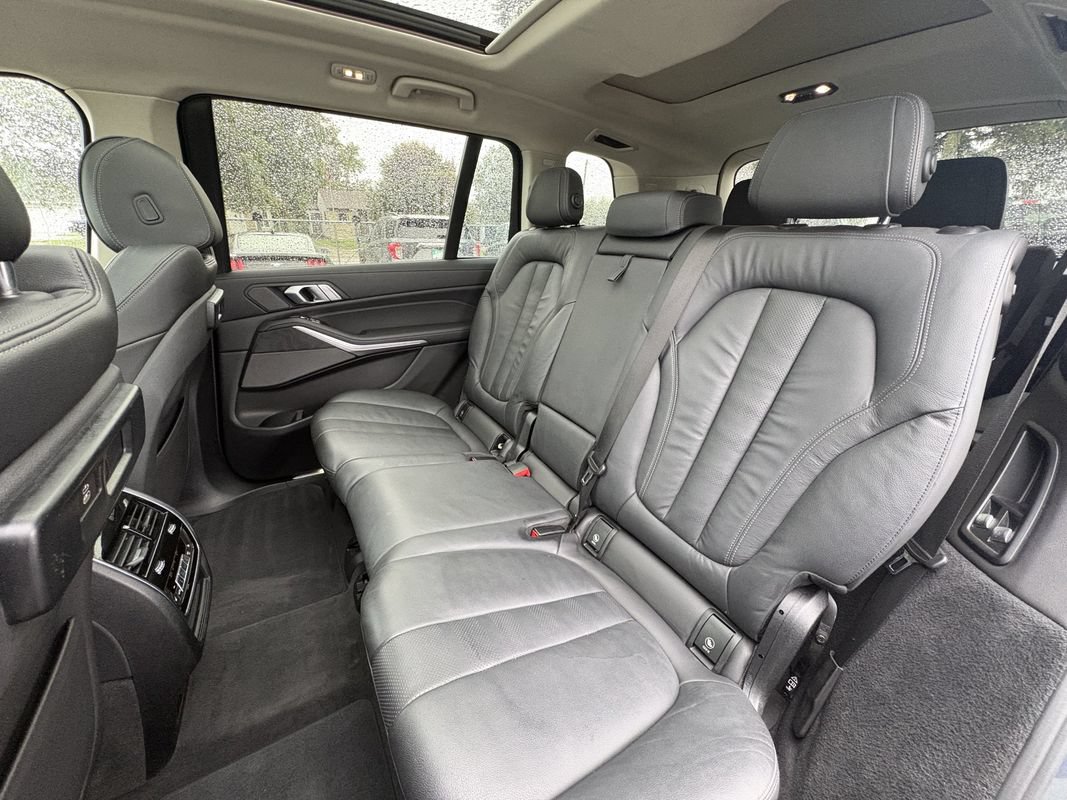 Used 2020 BMW X7 xDrive40i w/ Premium Package AWD/4WD image 28