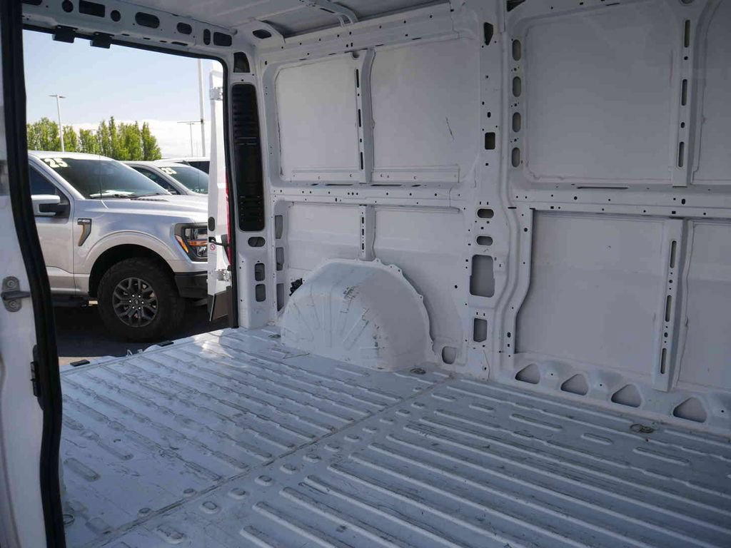 Used 2025 RAM ProMaster 2500 FWD image 16