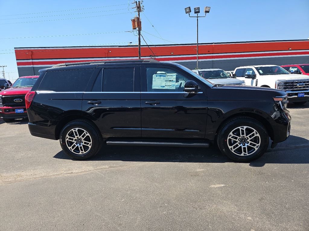 New 2025 Ford Expedition Active image 14