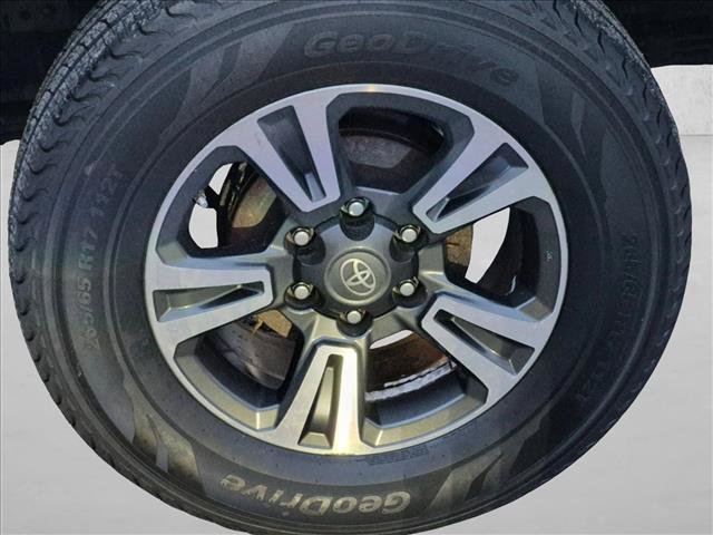 Used 2017 Toyota Tacoma TRD Sport w/ Premium & Technology Package RWD image 16