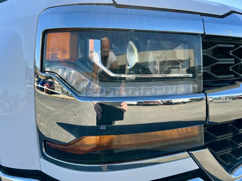 Used 2018 Chevrolet Silverado 1500 LT w/ Texas Edition image 8