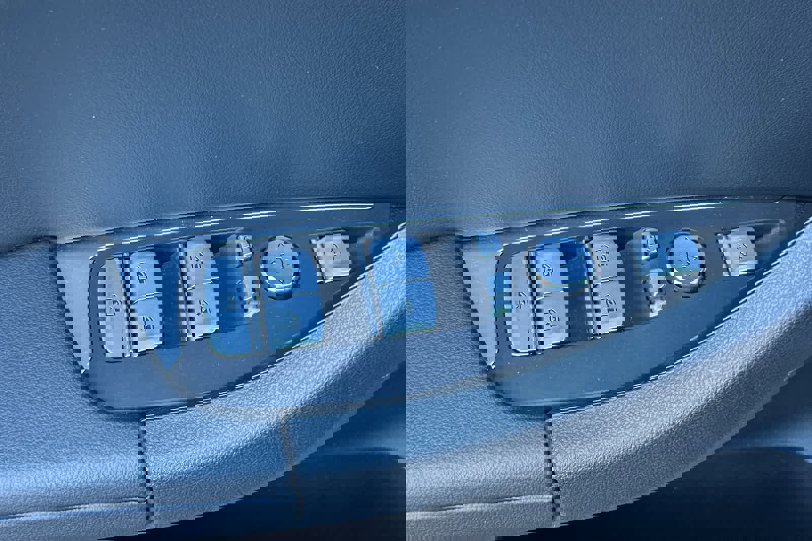 Used 2023 BMW X3 sDrive30i w/ Premium Package image 15