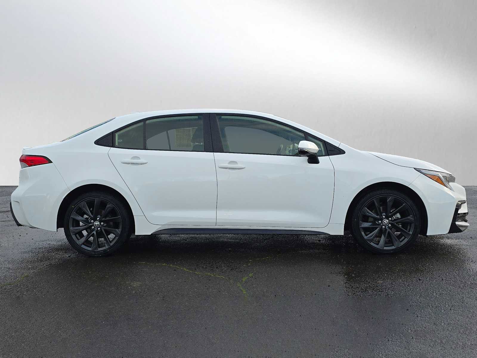 Certified 2024 Toyota Corolla SE image 2