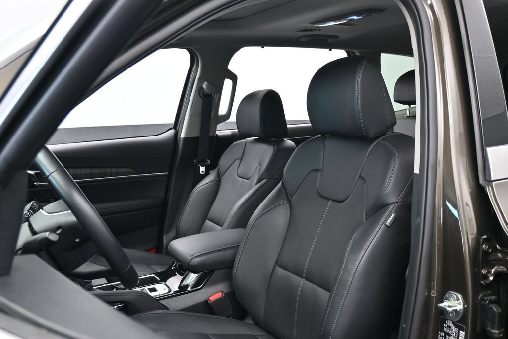 Used 2025 Kia Telluride EX w/ EX Captain's Chair Package FWD image 10