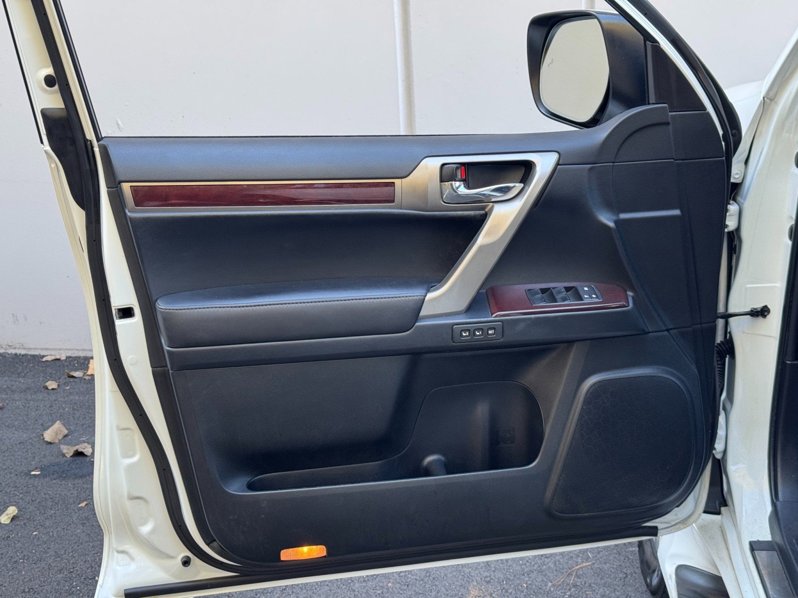 Used 2014 Lexus GX 460 image 43