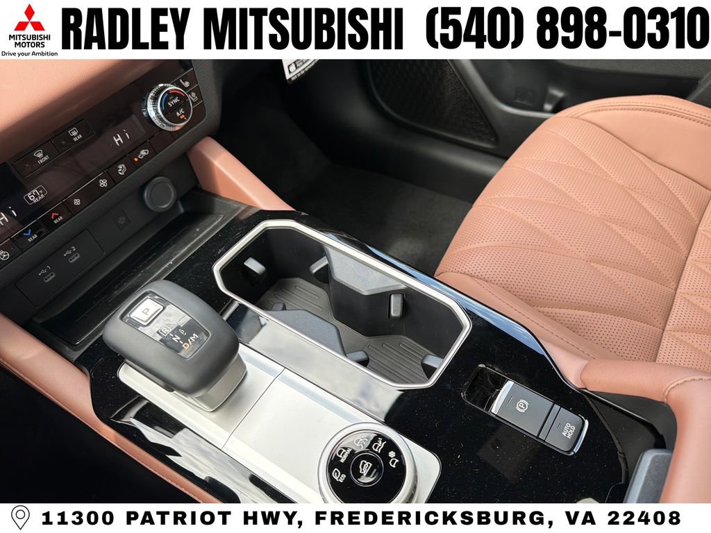 New 2026 Mitsubishi Outlander SEL image 10