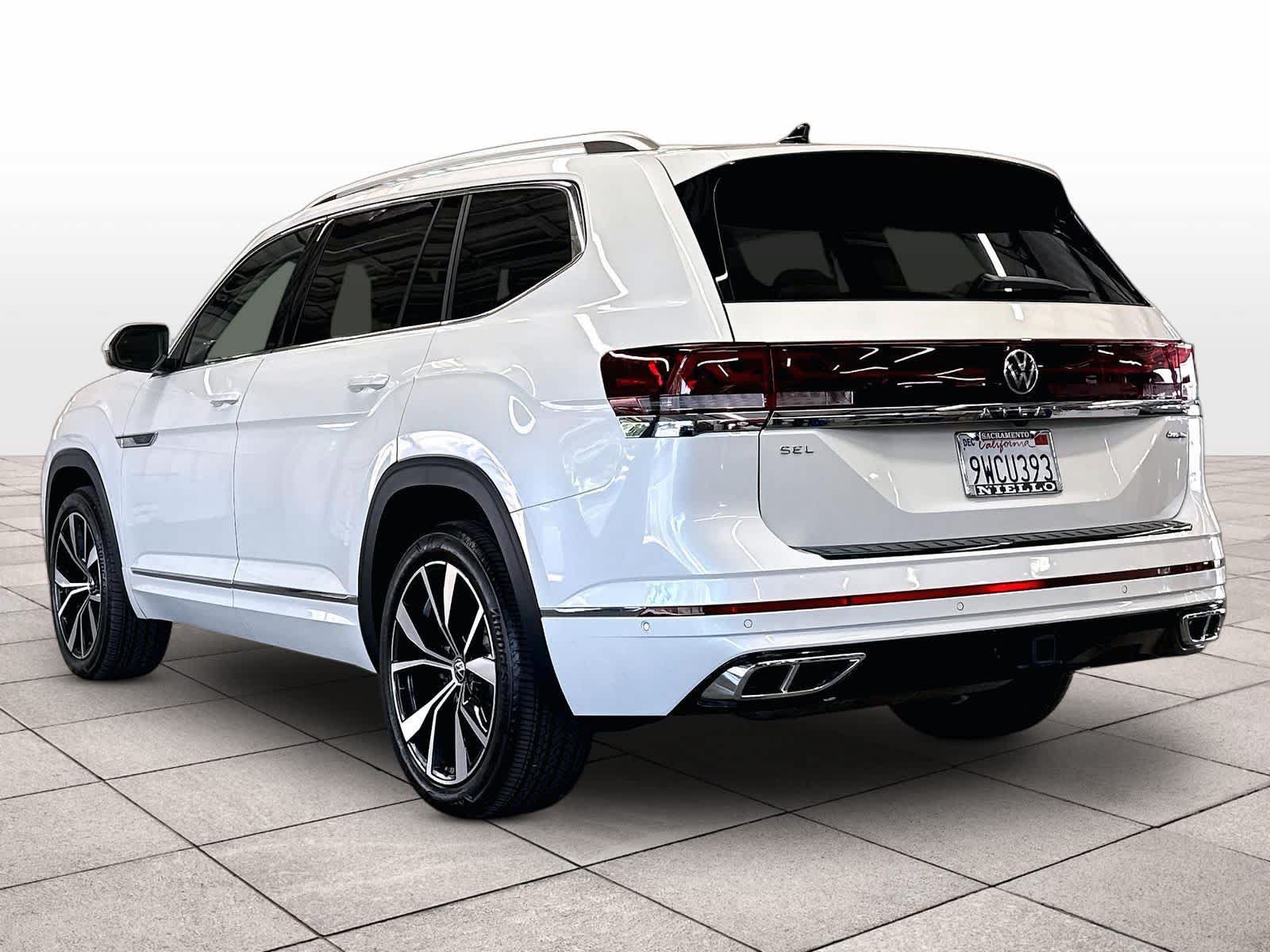 Certified 2026 Volkswagen Atlas SEL Premium R-Line AWD/4WD image 7