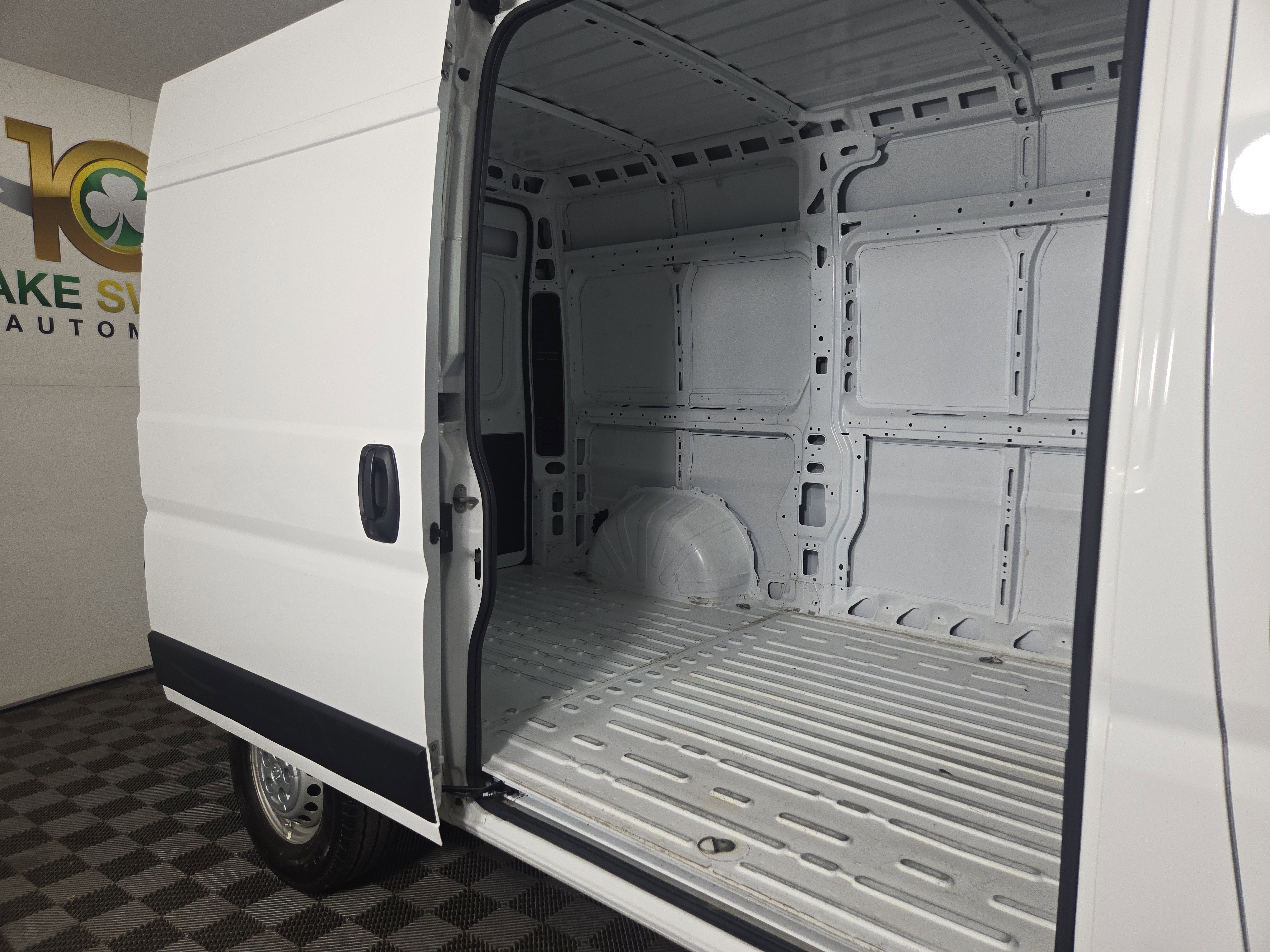Used 2025 RAM ProMaster 2500 w/ Safety Group FWD image 13