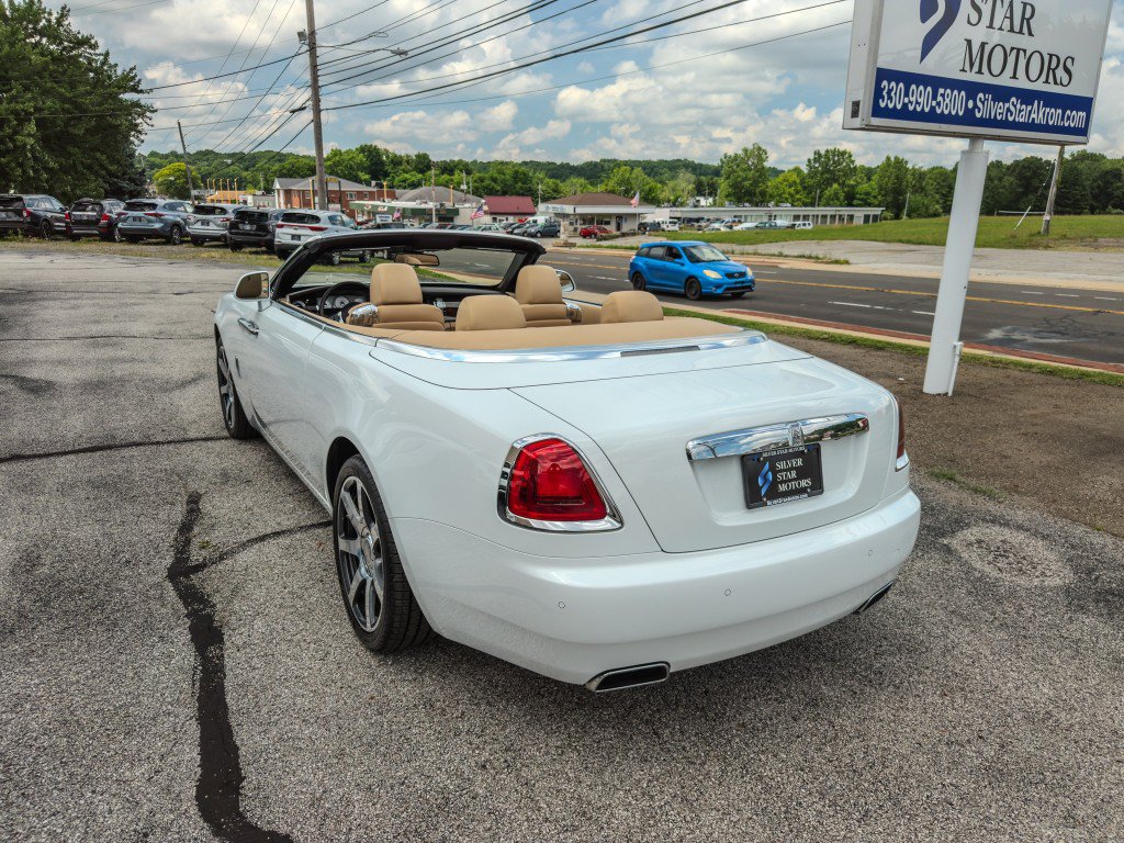 Used 2018 Rolls-Royce Dawn RWD image 11