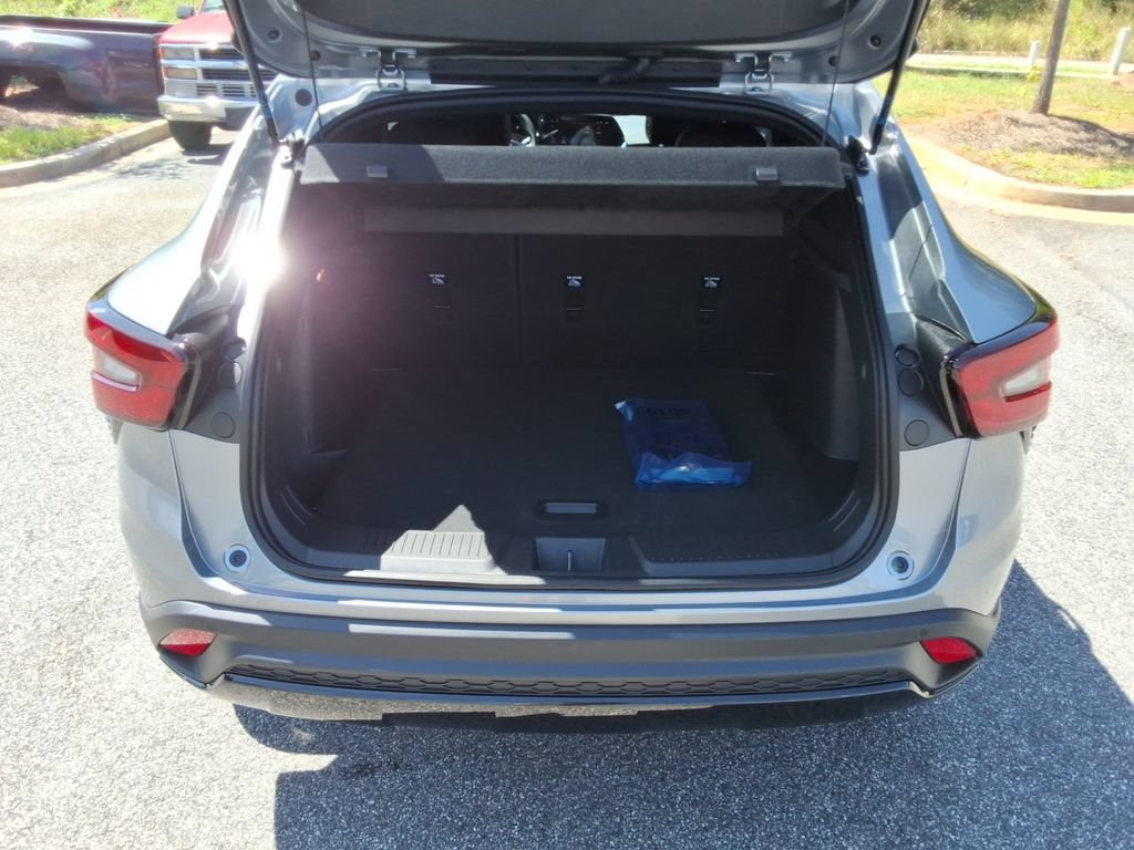 New 2026 Chevrolet Trax RS w/ Sunroof Package FWD image 14