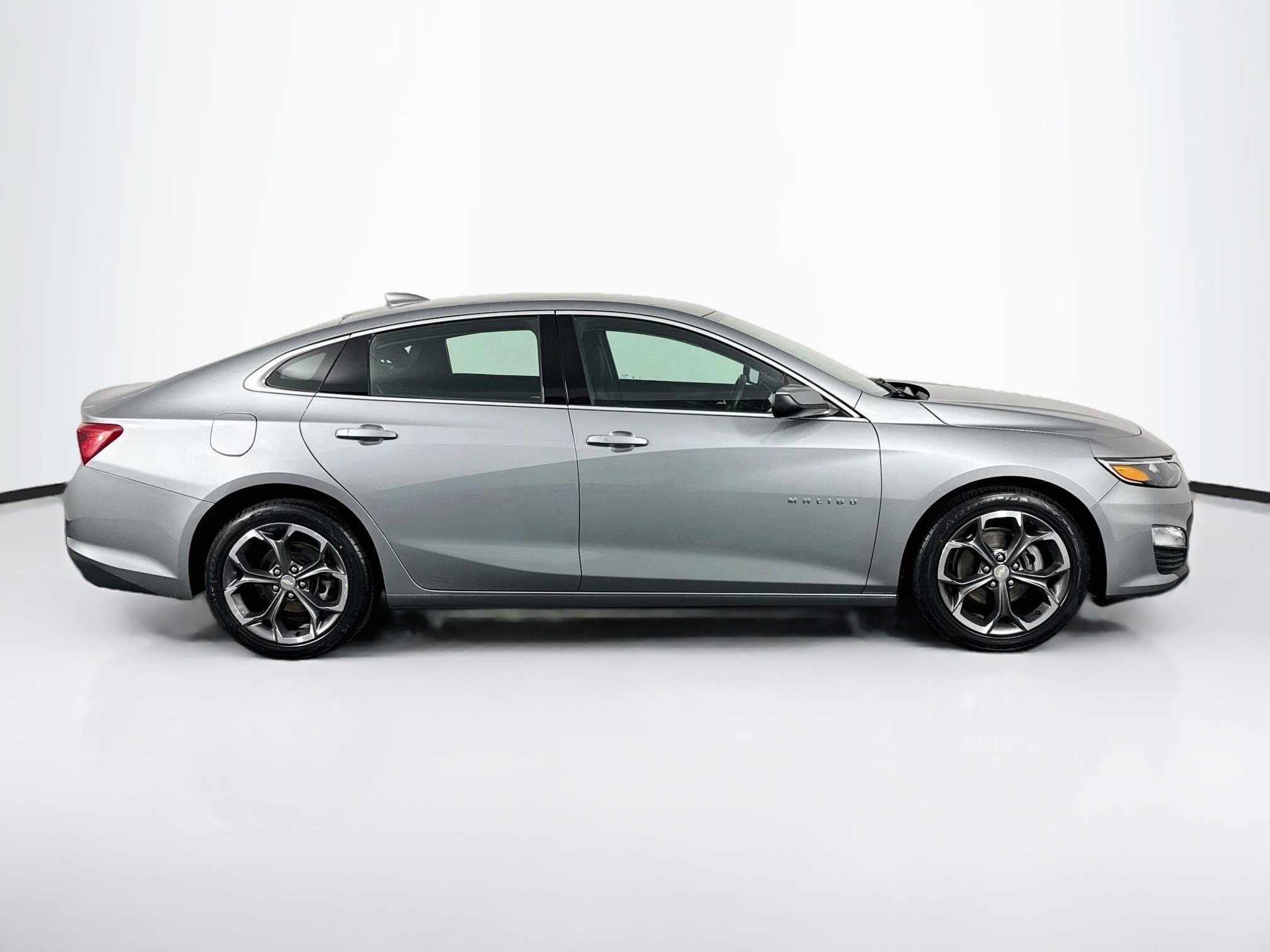 Used 2023 Chevrolet Malibu LT FWD image 16