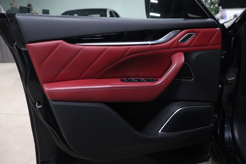 Used 2020 Maserati Levante GranSport image 9
