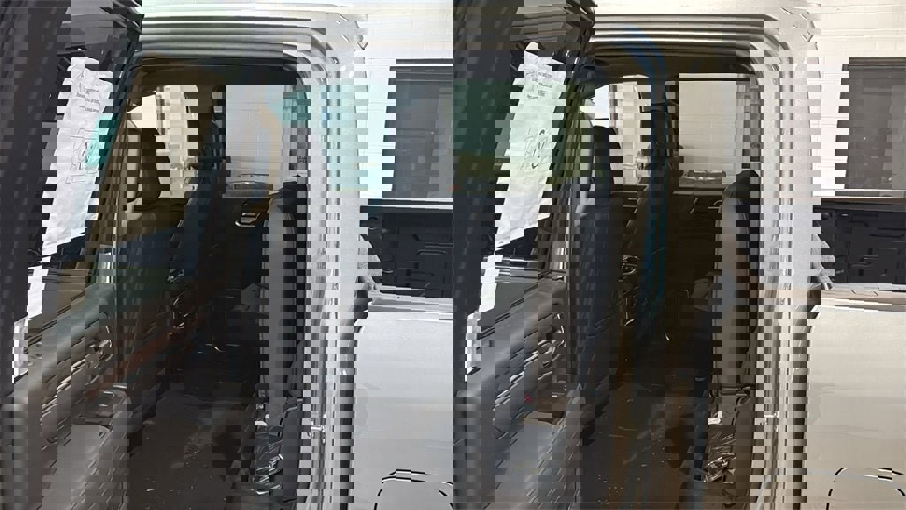 New 2026 GMC Sierra 3500 SLT w/ SLT Premium Package image 20