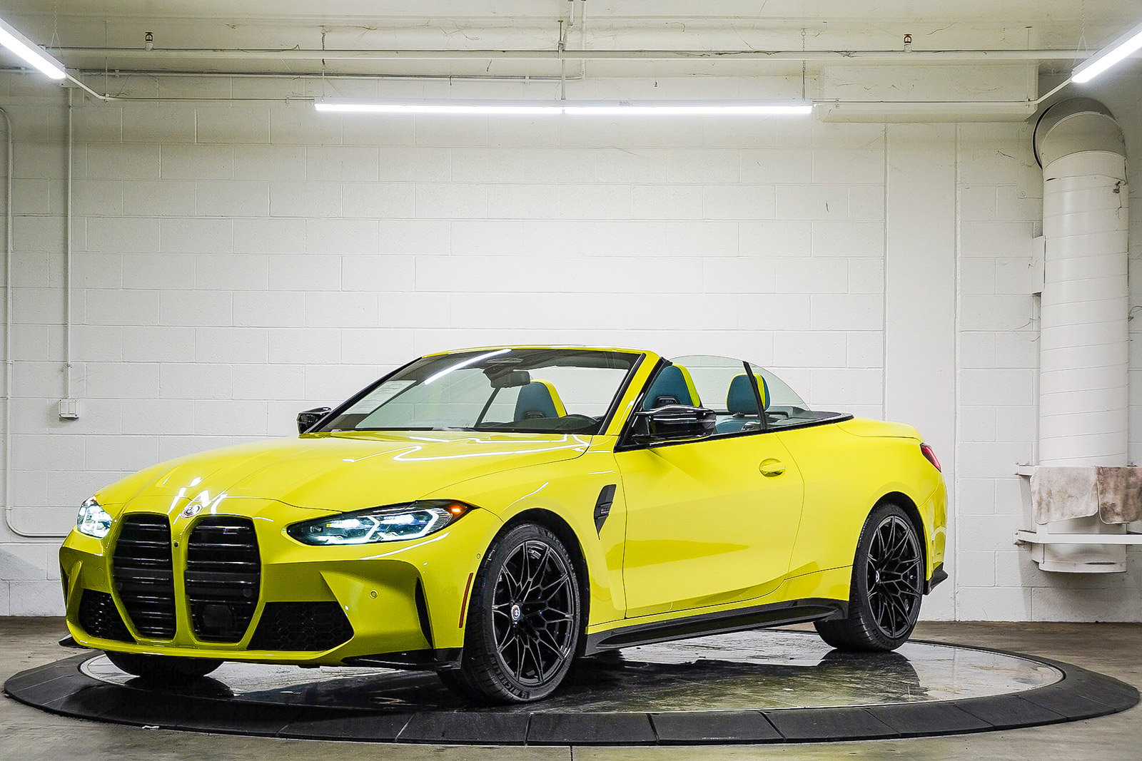 Used 2023 BMW M4 xDrive Competition image 9