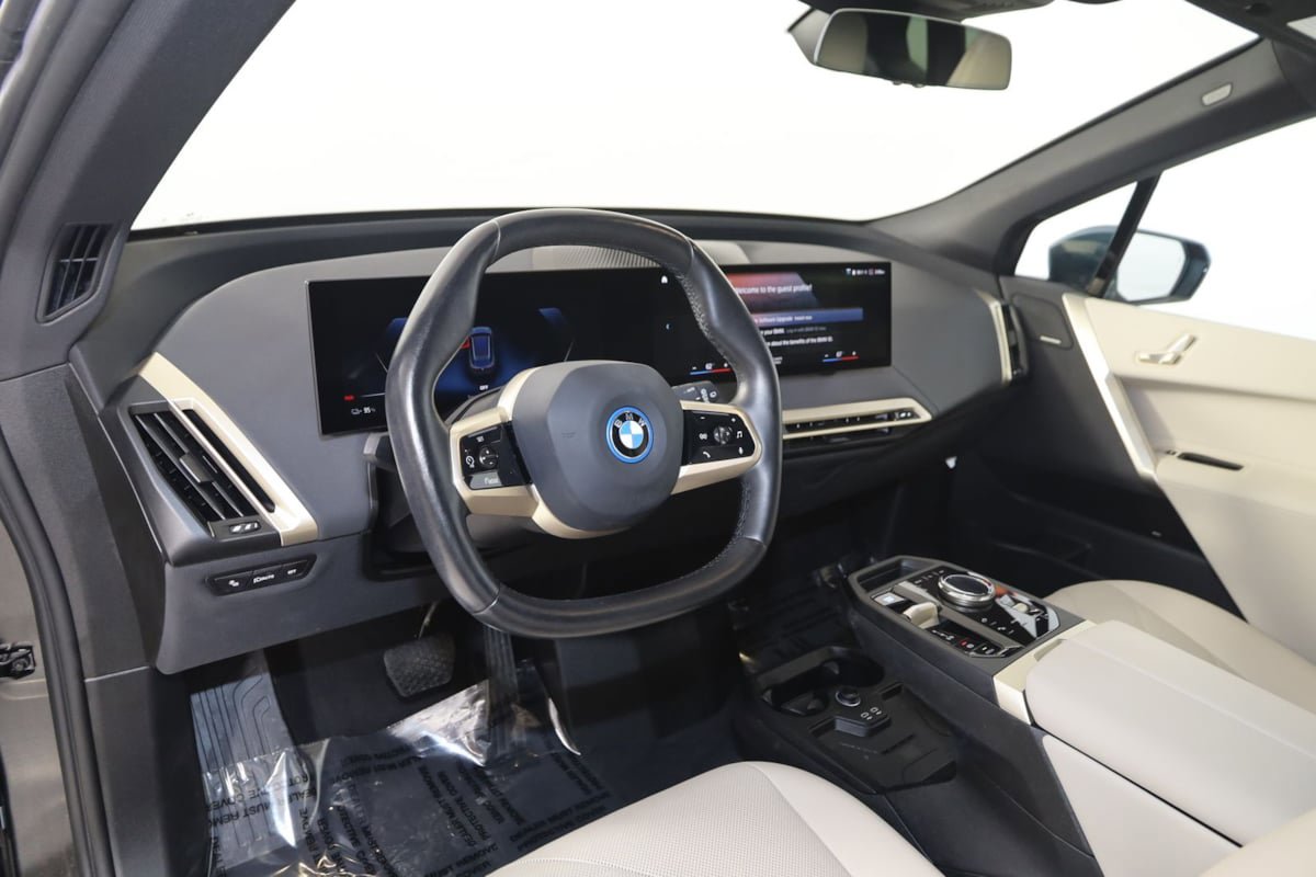 Used 2023 BMW iX xDrive50 w/ Convenience Package AWD/4WD image 28