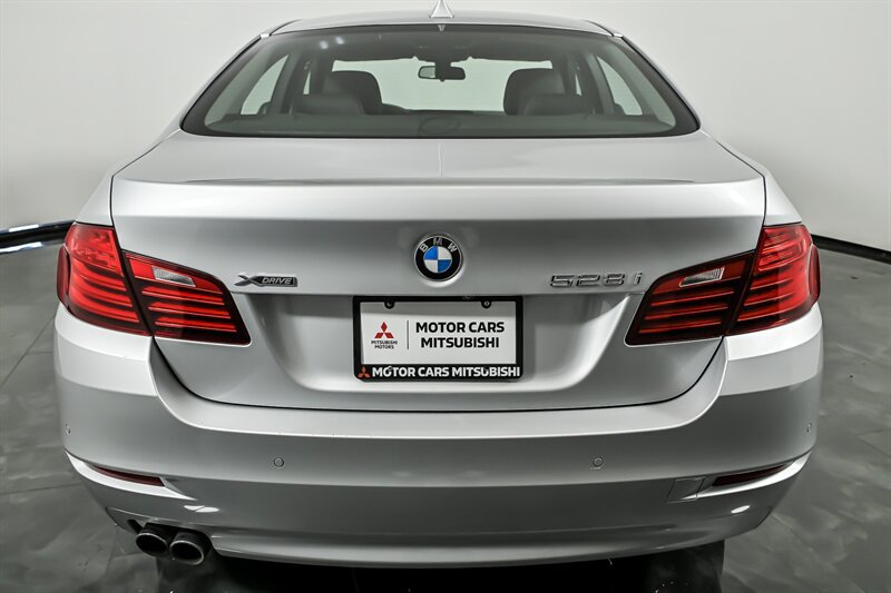 Used 2015 BMW 528i xDrive Sedan AWD/4WD image 8
