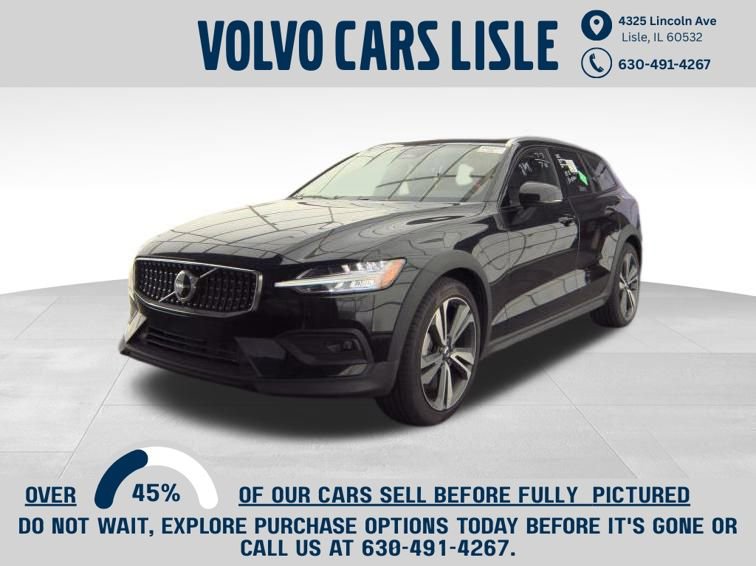 Certified 2025 Volvo V60 B5 Cross Country Plus image 1