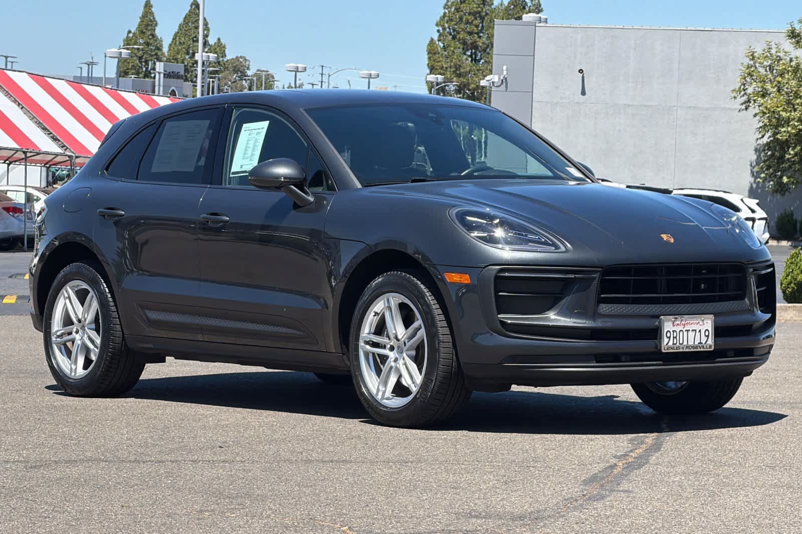 Used 2022 Porsche Macan AWD/4WD image 5