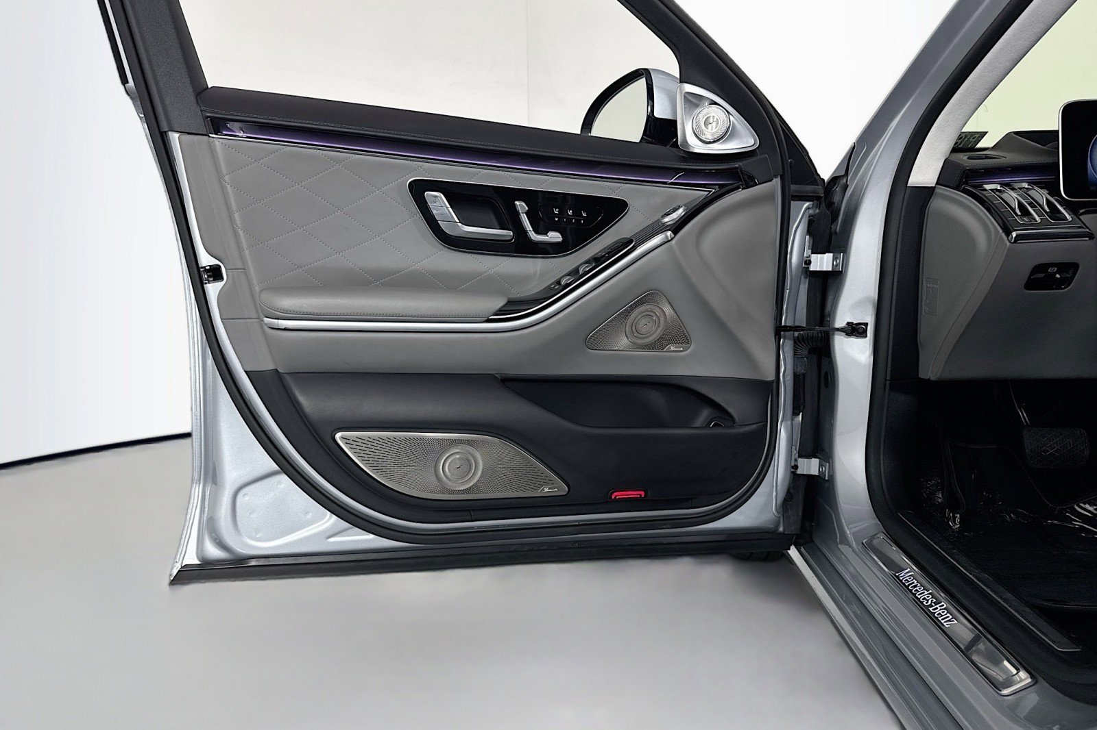 Certified 2023 Mercedes-Benz S 580e 4MATIC Sedan image 23