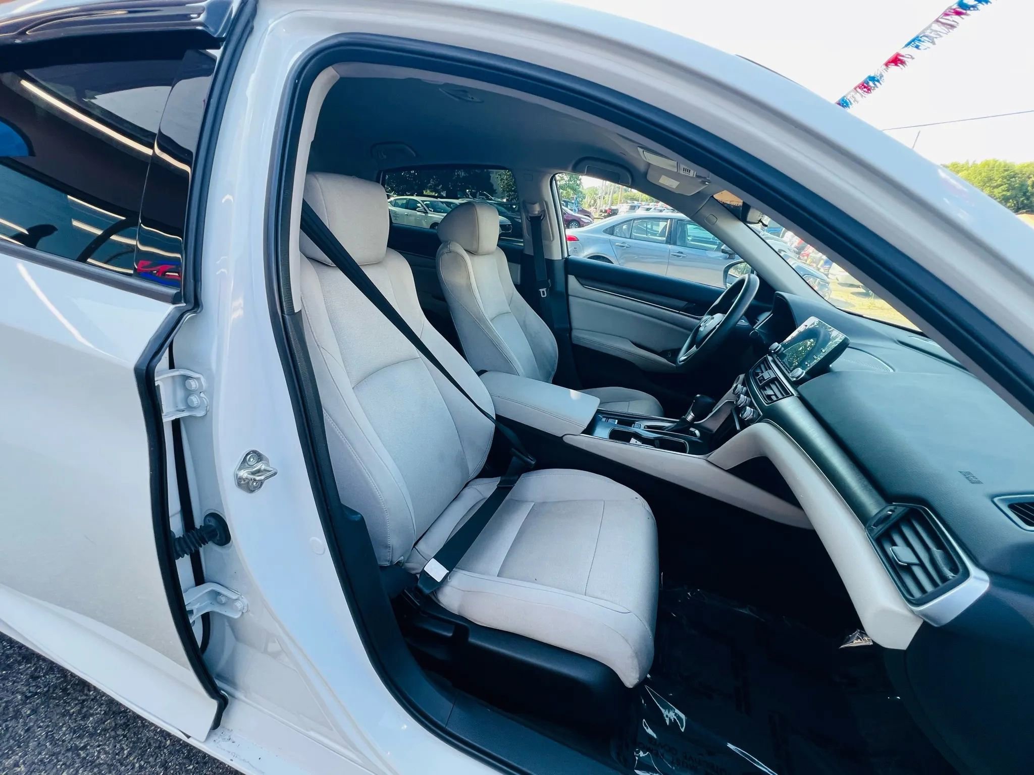 Used 2018 Honda Accord LX image 7