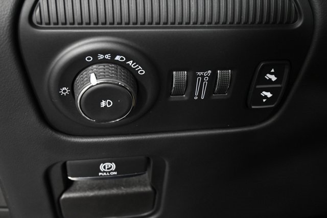 Used 2024 Jeep Grand Wagoneer L Series III image 27