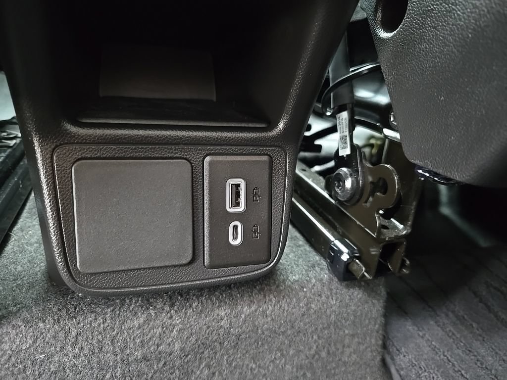 Used 2021 Buick Encore GX Preferred w/ Cold Weather Comfort Package FWD image 38