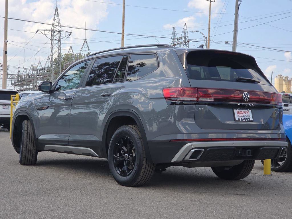 Used 2024 Volkswagen Atlas Peak Edition SE AWD/4WD image 13